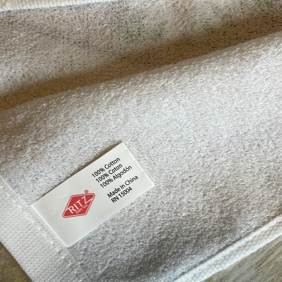 Crochet Top Puppy & Daisies Hanging HandTowel Daisy Flower Top Single Thickness - Picture 5 of 5